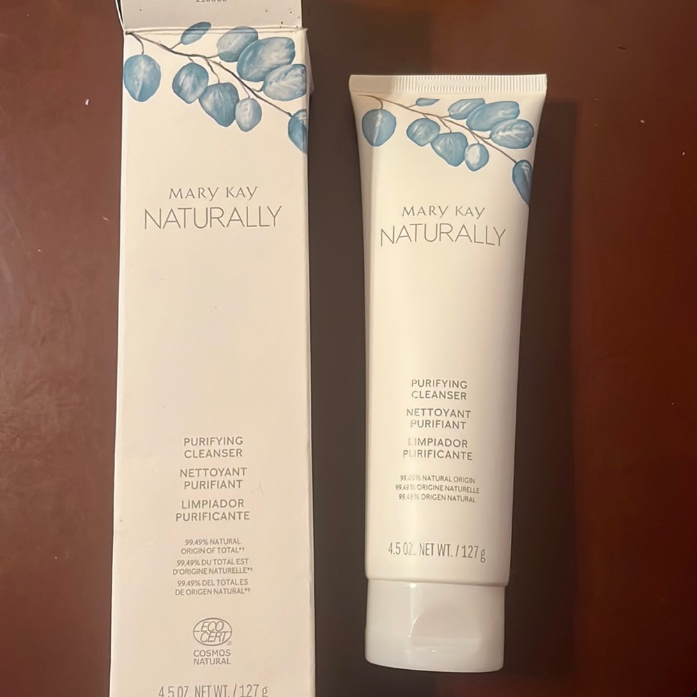 Mary Kay Naturally Purifying Cleanser